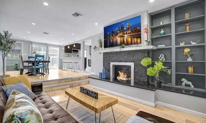 Fullerton House | Disney Delight! Weekly & Monthly Discounts!