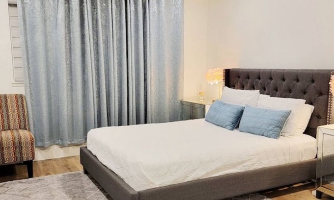 Buena Park Apartment | Disneyland Trip,The Source, Knott's Berry Farm