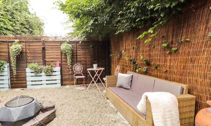 Tonbridge Cottage | Ditsys Den