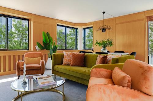 South Bank Apartment | Divine Views from a Breathtaking LuxXe City Penthouse for a Gracious Life Style