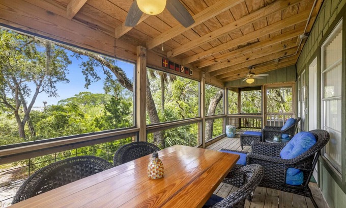 Cedar Key Cabin | Dock * Water View * Screened Deck * 2 Kitchens * Fishing Deck