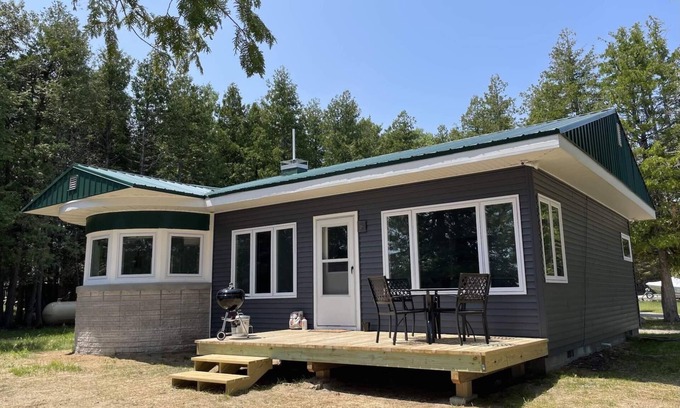 Drummond House | Dockside on Drummond Island