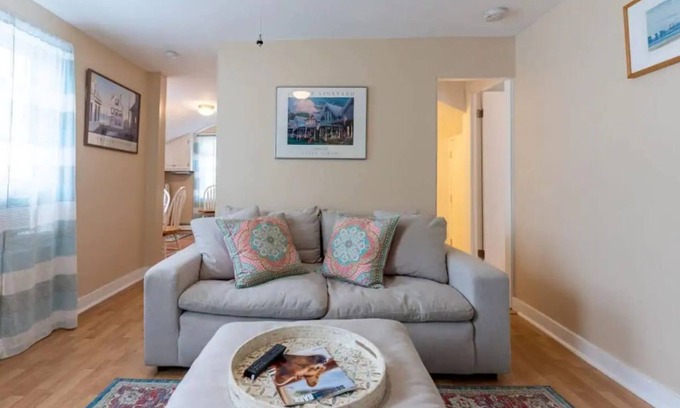 Newburyport Apartment | Dog Daze One- South End NBT