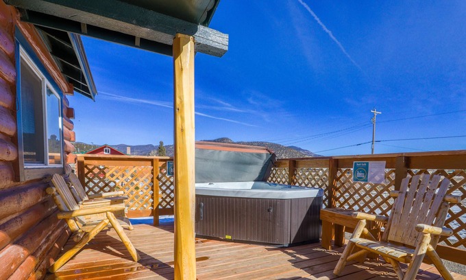 South Fork Cabin | Dog-friendly, 17-unit property with fireplaces and space for over 100