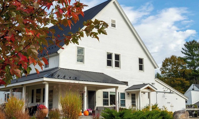 South Waterford Cabin | Dog-friendly 4-bedroom lodge on Bear Pond in Waterford, on the snowmobile trail!