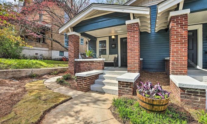 Forest Park House | Dog-Friendly Bungalow: 1 Block to Avondale Dining!