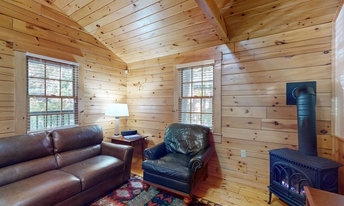 Northport Cabin | Dog-friendly cabin retreat with kitchen, firepit, hiking & outdoor fun