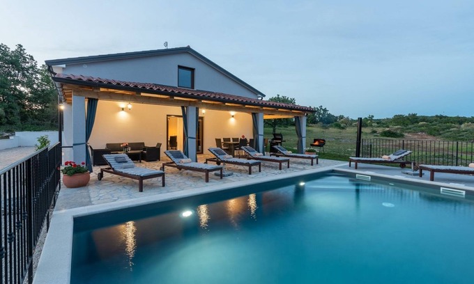 Buje House | Dog-friendly finca with heated private pool, lounge area, barbecue, washing machine