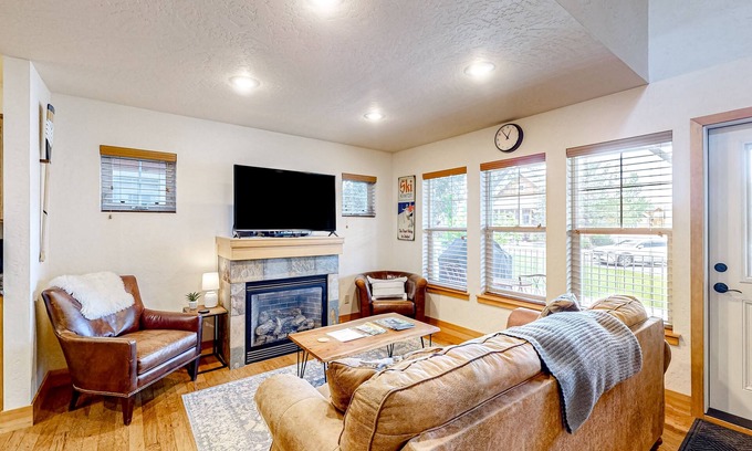 Dover House | Dog-friendly home with patio, grill, fireplace, streaming, washer/dryer & AC