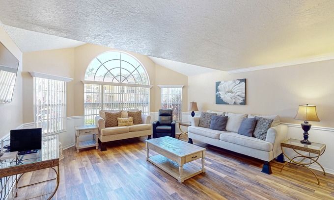 Kissimmee House | Dog-friendly retreat with hot tub, outdoor pool, & tennis court - great location