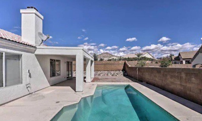 Bullhead City House | Dog friendly sleeps 11 good for groups