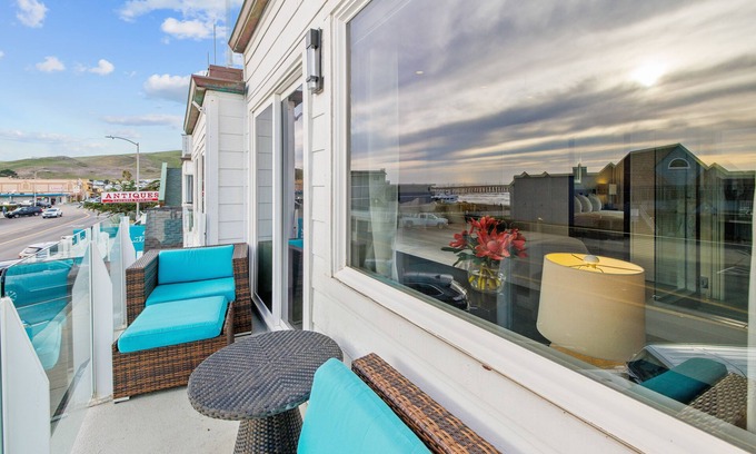 Cayucos House | Dog-friendly suite with incredible ocean views, private balcony, & a firepit
