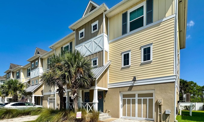 Ono Island House | Dog-friendly townhouse with private beach, hot tub, pool, tennis, golf, gym, AC