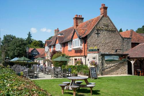 Abingdon Hotel | Dog House by Chef & Brewer Collection