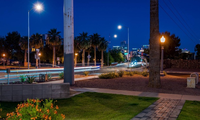 Roosevelt House | Dog Park, Human Park, 2KING bed, Huge Master Suite