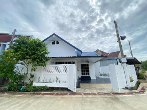 Betong House | Dollar Betong homestay