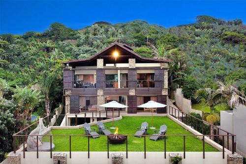 Umhlali Beach Villa | Dolphin Coast YOLO Spaces - Ballito Beach House Villa