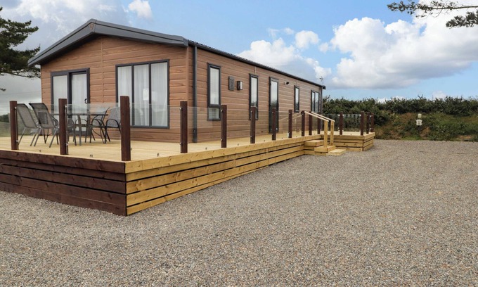 Hasguard Cross Cottage | DOLPHIN, family friendly, with a garden in Broad Haven