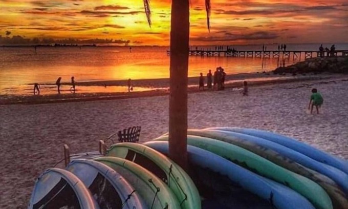Ruskin Apartment | Dolphin Studio 306 Tampa Bay Florida Beach Resort w/Pools, Hot Tub & More