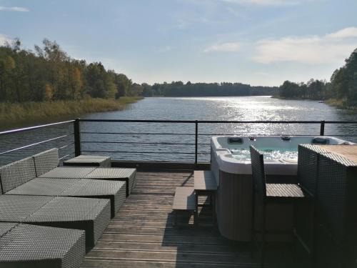 Karwie Villa | Dom na wodzie