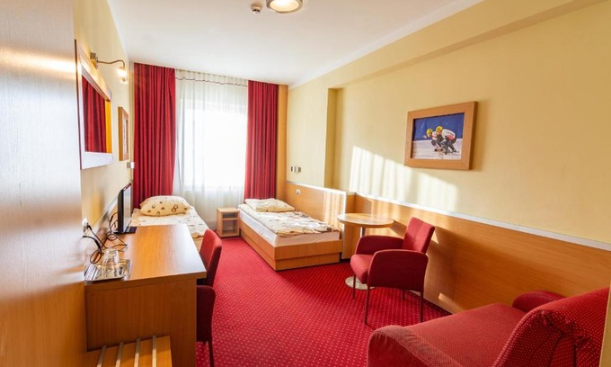Sanok Hotel | Dom Sportowca Błonie - MOSiR