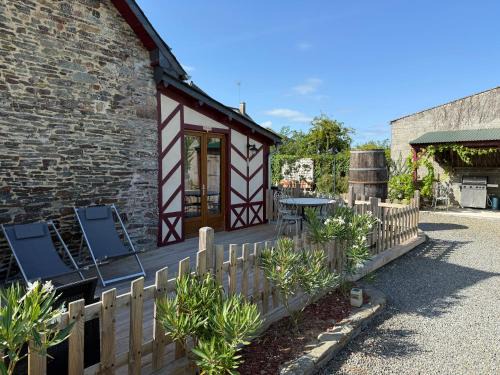 Pontorson House | Domaine de la Ville Chérel, maison à colombage