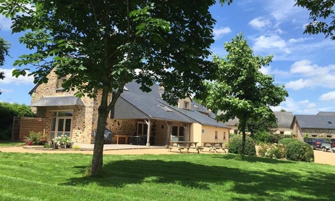 Villiers-Charlemagne House | Domaine des Mille Oiseaux - Colibris