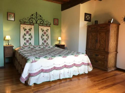 Larroque House | Domaine Du Colombier, Gite La Renaissance