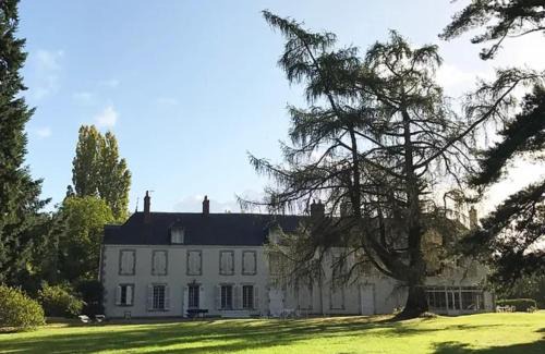 Autry-le-Chatel Bed & Breakfast | Domaine Les Bruyères