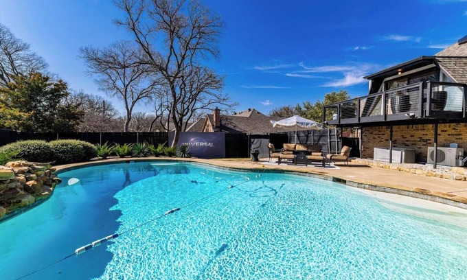 Bedford Apartment | Dome Manor - 2 Game Rooms, Hot tub & Pool!