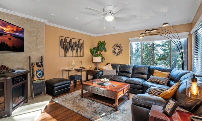 Zephyr Cove House | Don't miss out on summer in Lake Tahoe,near beach,pool,downtown,concert FUN 8max