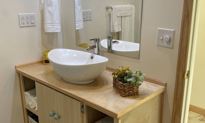 Eagle Rock House | Doo Wop Inn Two