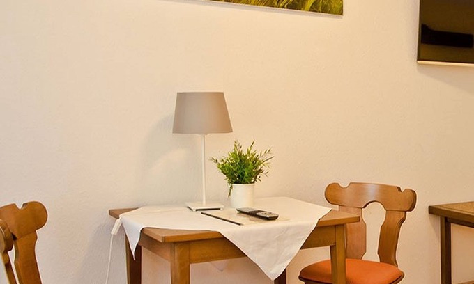 Hoechenschwand Apartment | Doppelzimmer mit Dusche und WC