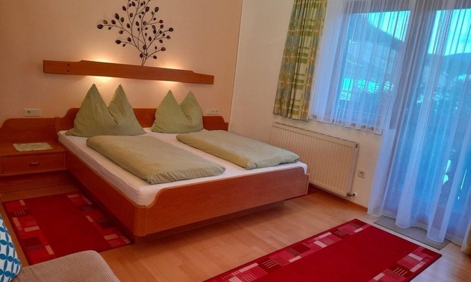 Filzmoos Apartment | Doppelzimmer mit Dusche, WC - Haus Gappmaier