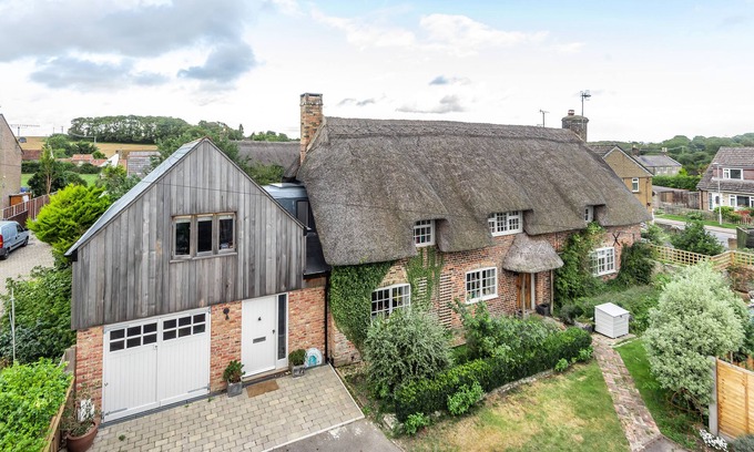 Holworth Cottage | Dorset Thatched Village Hideaway close to Jurassic Coast