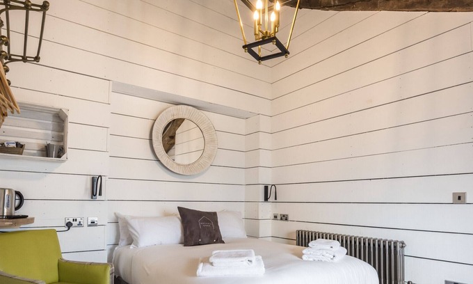 Clitheroe House | Double accessible room