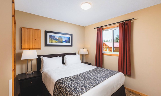 Jasper East Cabin | Double Bedroom Unit in the Mountain