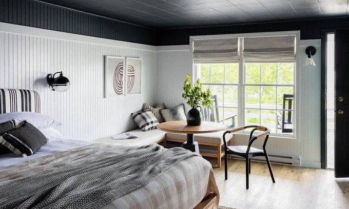 Ocean Point House | Double Queen w/Porch | Bluebird Ocean Point Inn | Private Beach Access