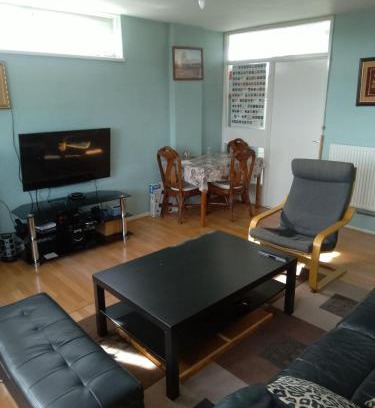 Tooting House | Double room in a cosy flat in Tooting