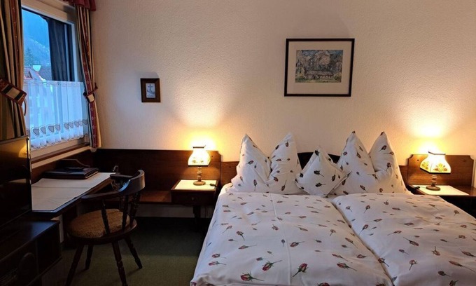 Hinterstoder Hotel | Double room "Steyrblick" with shower, WC - Hotel garni Landhaus Bürtlmair *