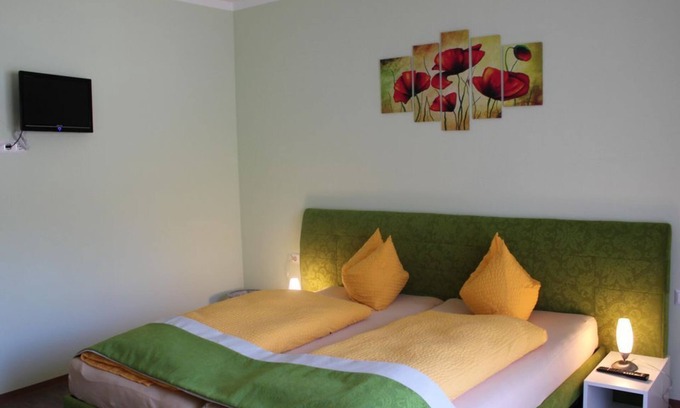 Oberwolz Bed & Breakfast | Double room with separate shower and WC - Gasthof zum Mohr'n, Florian Tanner