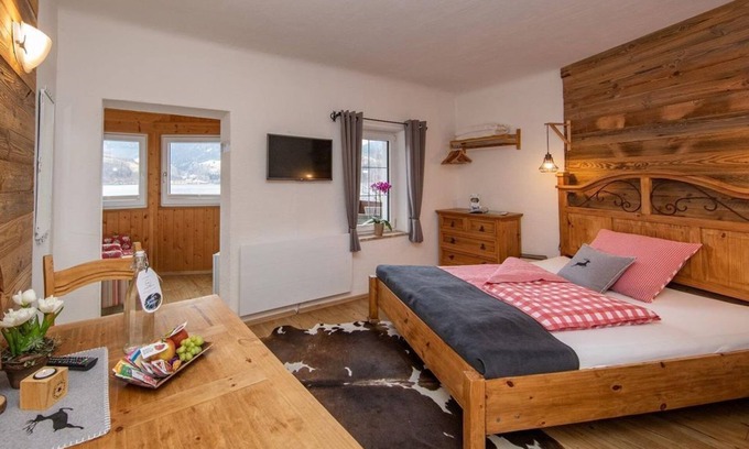 Zell am See Bed & Breakfast | Double Room with Balcony & Winter Garden Lake View - Ditzer, Haus