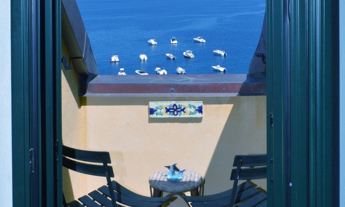 Scilla House | Double room with sea view in the village of Chianalea di Scilla (Calabria)