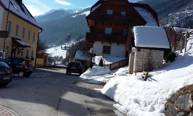 Kleinsolk Apartment | Double room with shower, WC - Apartment Grundner