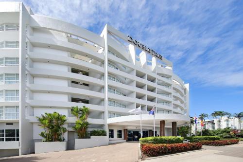 Cairns Central Business District Hotel | DoubleTree by Hilton Cairns