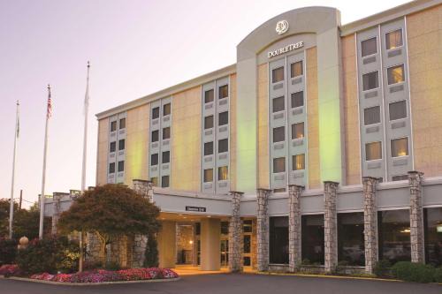 Moon Township Hotel | DoubleTree by Hilton Pittsburgh Airport