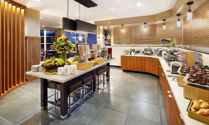 Brisbane Hotel | DoubleTree by Hilton San Francisco Airport North Bayfront