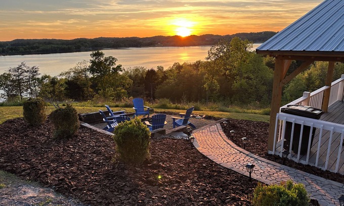 Newport House | Douglas Lake, TN Lake View Retreat with lake access