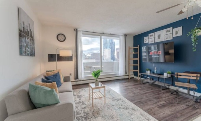 Crescent Heights Apartment | Downtown 1BD Condo with free parking