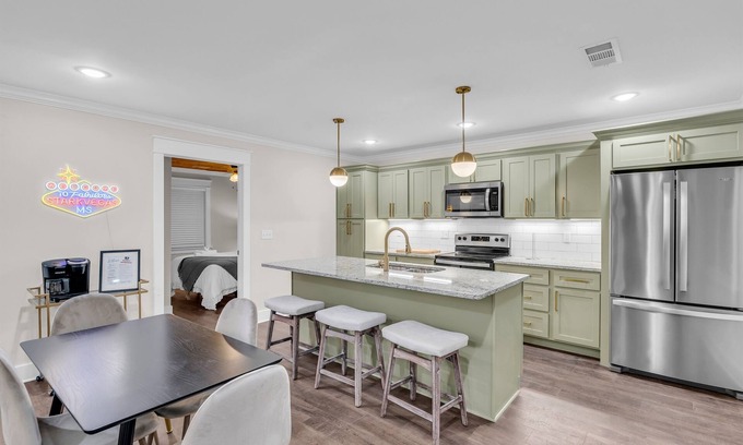 Starkville House | Downtown Access | Spacious | Family Space